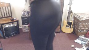 Ass thrust jiggle cellulite bounce