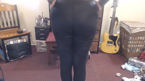 Ass thrust jiggle cellulite bounce