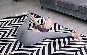 double penetration with contortion milf