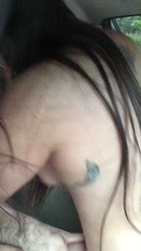 Hot skinny girl fucks me in the car to pay for the uber service