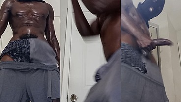 Mr spanxalot is a Hot guy that talks dirty, let me pound that pretty tight ass!