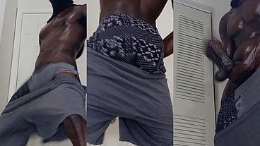 Mr spanxalot is a Hot guy that talks dirty, let me pound that pretty tight ass!