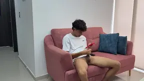 Si no me follas le contare a todos que te masturbas con mis fotos!!