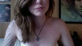 Cute white babe with pretty smile strips for me on webcam