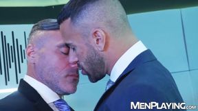 Gustavo Cruz buries his cock deep into Manuel Skyes muscular ass