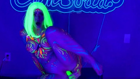 Jewelz Blu Body Paint & Masturbation show