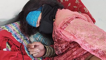 Awesome CamGirl masturbating pussy wearing hijab nacked Tits