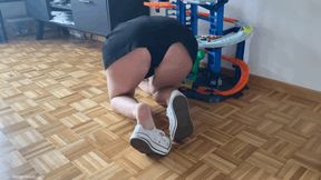 BABYSITTER CLEANS THE HOUSE BUT NANNY CAM IS ON - MP4 HD