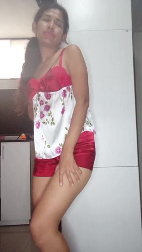 Profesora cachonda grabando video caliente