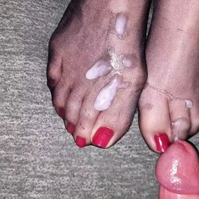 Cum on nylon red toenails...