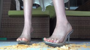 Queen Alisa orders you to eat food from the bottom of her shoes