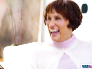 Stepmom Lexi Luna and stepdaughter Bella Nova are banging a lot recently and think they can squeeze the ding-dong in in advance of the social worker shows up