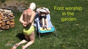 Lady Nymphodora - Foot worship in the garden HD