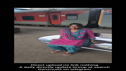 Bhabi Fingering In Metro Toilet