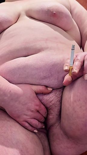 Stepson Seduces Chubby Mom Twerk with Her Huge Ass and Fucks Her in the Bathroom