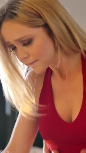 Sitting on Santas Lap - S14:e7