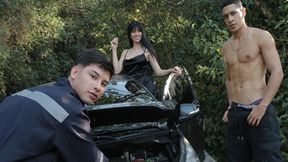 Danner Mendez and Yenifer Chacon's wild public MMF threesome