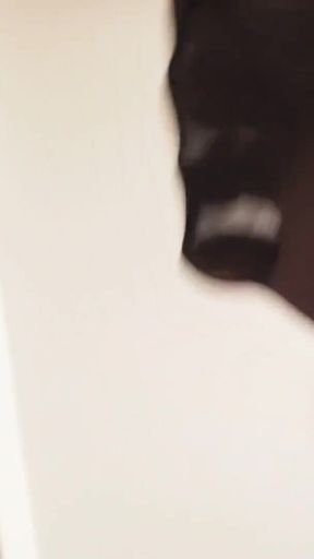 Wearing Pantyhose Directly, Low Angle