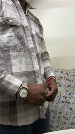 Indian muscular boy masturbating 💦