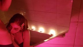 чувственный футджоб от милашки и слюнявый минет из ванны - кончили вместе - pussykagelove