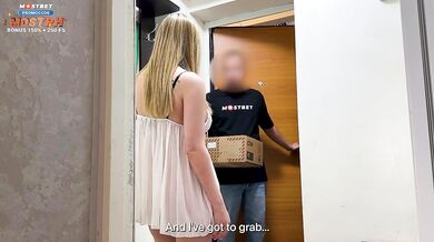 -Who said that stepmom doesn’t fuck! Yes Yes Yes! FUCK ME!!! -The courier fucks his friend’s MOM!