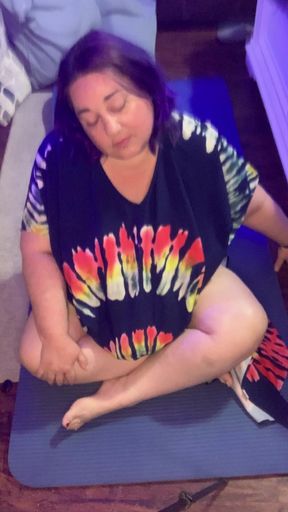 BBW Does Peek a Boo Yoga