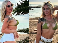 Blonde solo jerking off