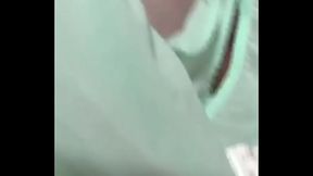 美容師內褲故意曬在浴室,都給客人欣賞打手槍