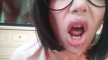 Busty doctor checks if you already know how to ejaculate-la dottoressa tettona controlla se sai già eiaculare ITALIAN
