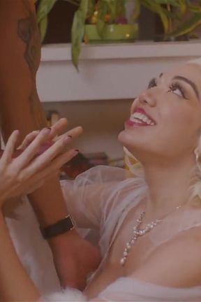 Marilyn Monroe Serves Her Country for President