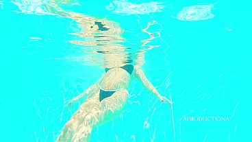 Underwater Anal with her Toyboy
