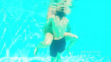 Underwater Anal with her Toyboy