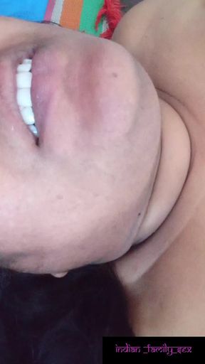 Facial expressions wile licking pusssy