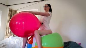 102 - Popping a 18in Red Latex Balloon on a Beach Ball