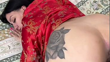 Dona de casa faz sexo com vizinho
