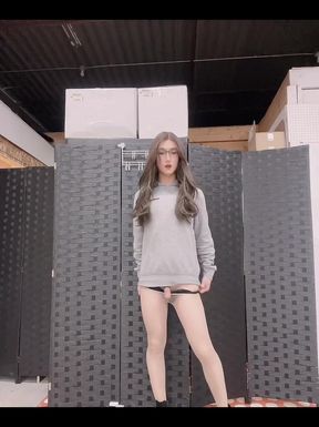 Cuming on the Floor