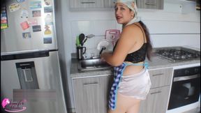 Rich milf cleaning company is late and I fuck her to make up for the lost time and give her a good score - Porn