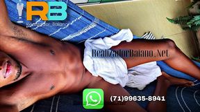 brazillian bull realizador baiano, cuckold ajuda esposa novinha a gozar na rola do comedor negao dotado de salvador. casada gozando com rb e marido corno assistindo de perto. young couple horn