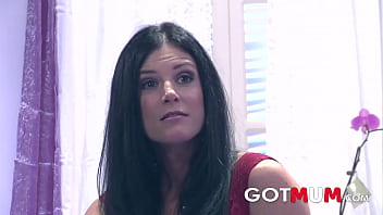 Mature mom loves getting her ass fucked