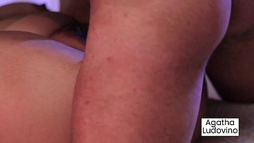 Fodi o cuzão da minha cliente, depois de uma massagem para relaxar as pregas