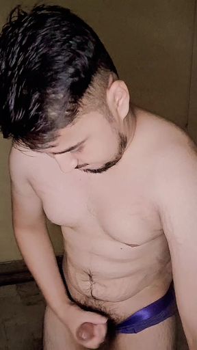 Chaddi mein fist maari di
