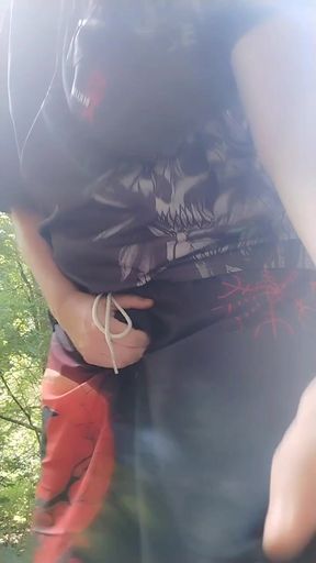 my first outdoor video &lt;br /&gt;
&lt;br /&gt;
Maybe a lady would like to make my next video together
