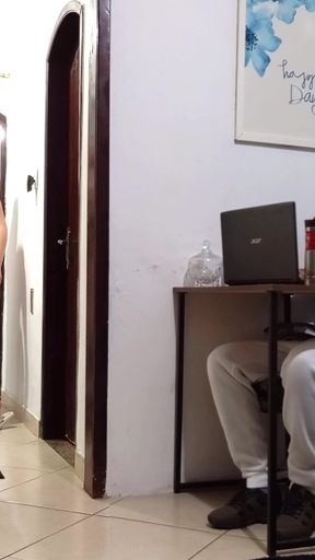 While the Husband Is at Work, the Wife Receives the Delivery Man.