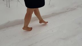 barefoot in snow, snow feet, barefoot in deep snow, frozen feet, feet snow walk
