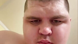 Nærbillede af hjemmelavet video af bjørneamatør, amerikanske buttede fyre, der bliver analt kneppet