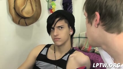 Twink gets a sloppy head