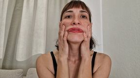 Fish Lips and a Stretchy Face