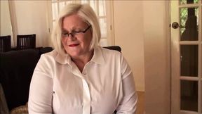 Hot MILF mom gets her pussy licked and fucked hard