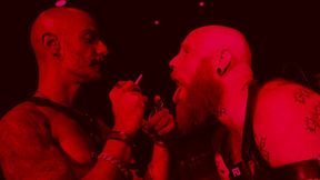 cinco dotados fodendo o gringo - the fck gangbang