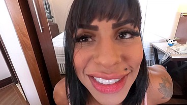 Morena peituda dando buceta e cuzinho - Mila Alburquerque - Loupan Produções